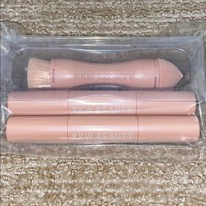KKW Beauty contour highlight kit in shade light